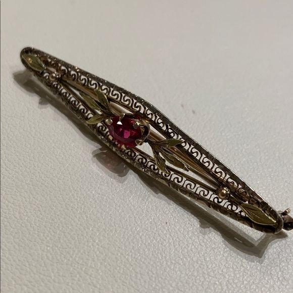 Edwardian 10K Art Deco Bar Pin with Faceted Pink Stone - Picture 6 of 6